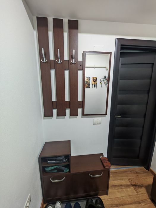 Mobilier hol compus din corp  cuier cu oglindă și pantofar