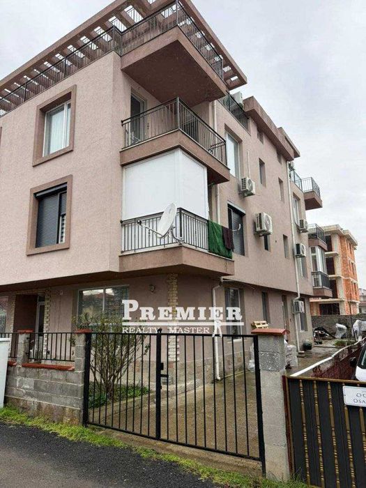 Продава се двустаен апартамент в Равда, само на 200 метра от морето.