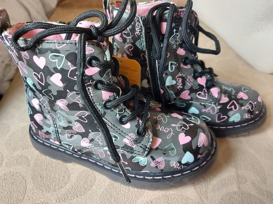 Чисто нови детски боти