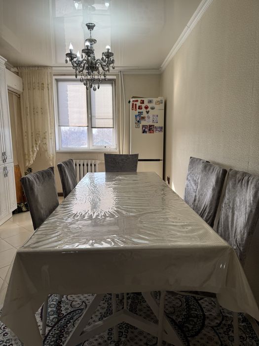 Стол с стулями. Новый