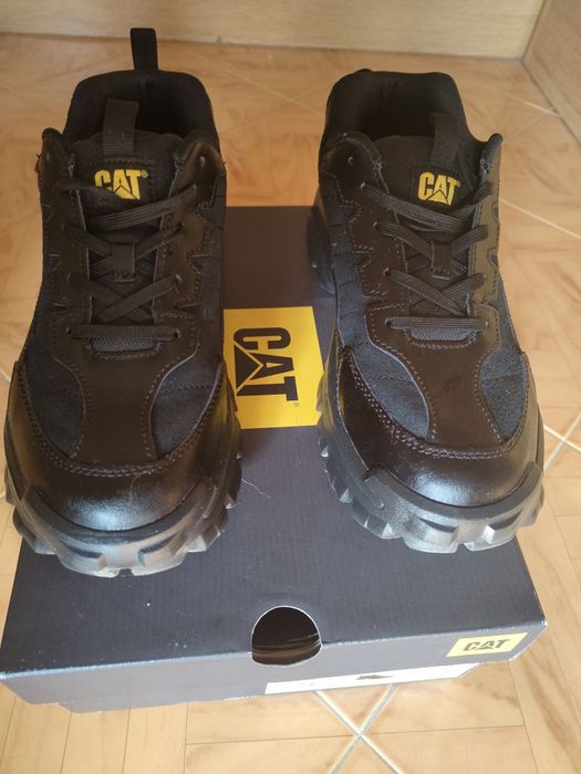 Оригинални Caterpillar снийкърси