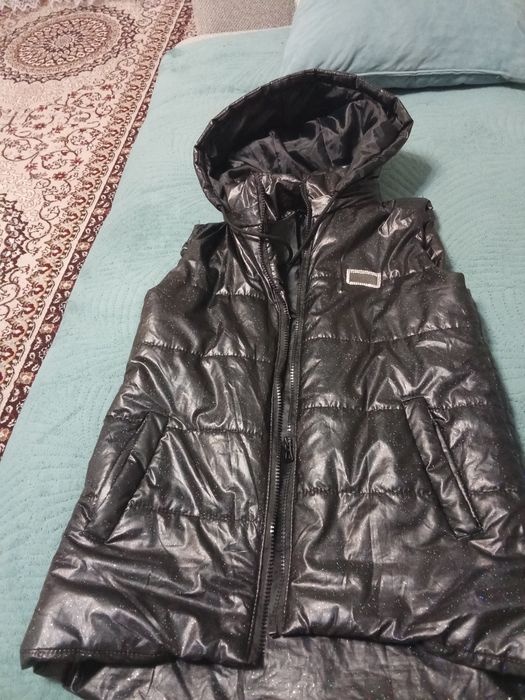 Продам жилетку для девочки