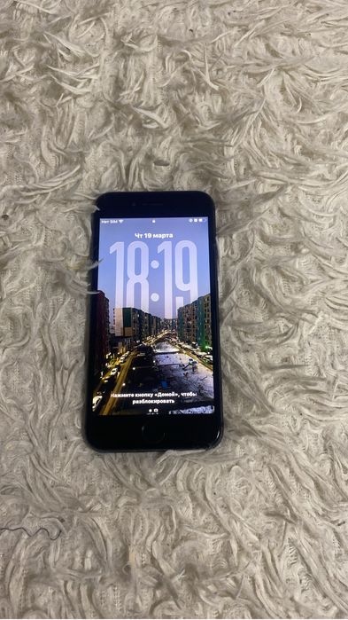 Продам срочно iPhone SE два