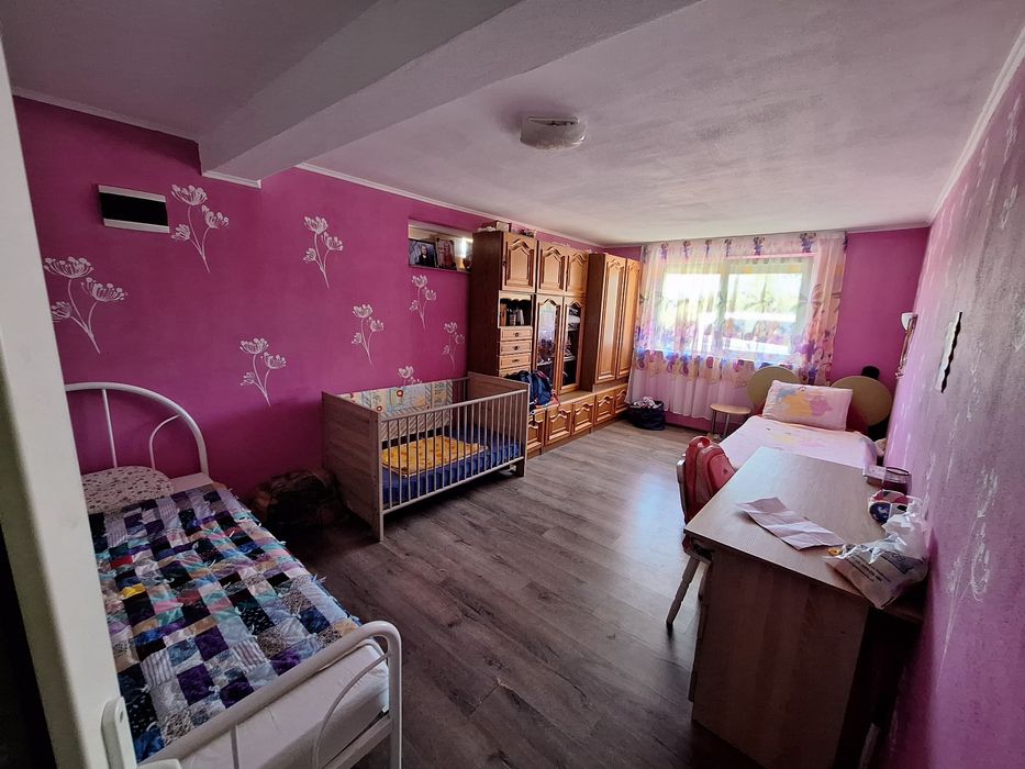 Vând / schimb casa P+1  mobilata și utilata cu apartament 2 camere