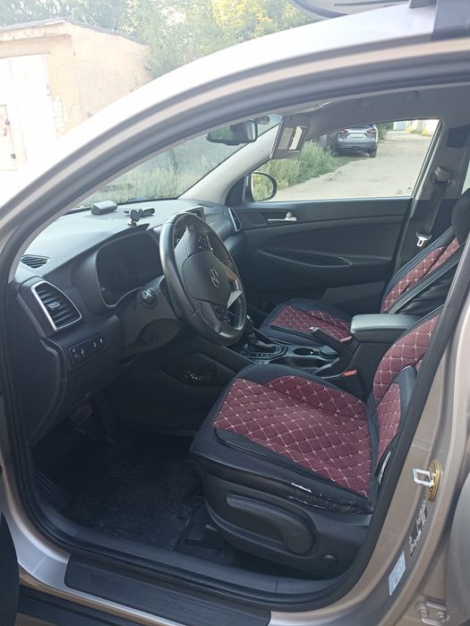Автомобиль Хендэ Туссан 2019 год
