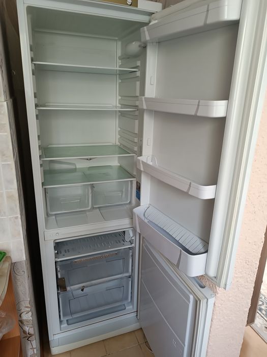 Холодильник Indesit