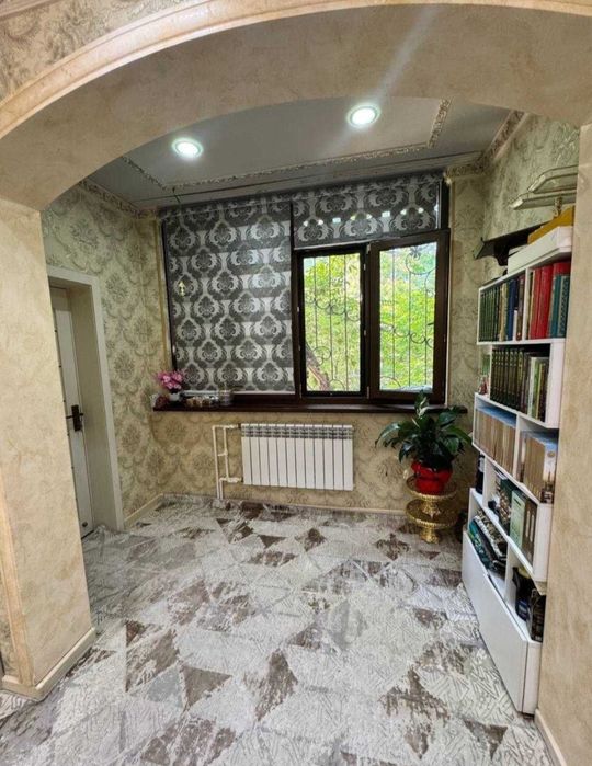 Чиланзар 3 Торговый центр Продам 3/2/4 Балкон 1,5/3 Комнаты Раздельные