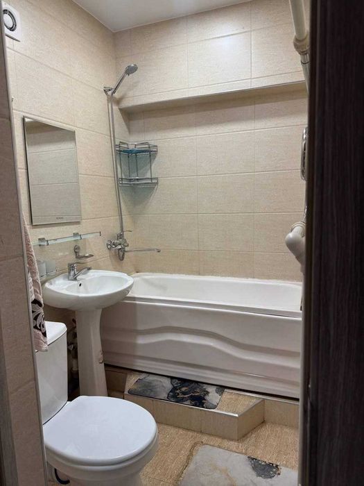 Срочно Сдам 4х-комнатная кв-а на метро Амира Темура, СКВЕР.