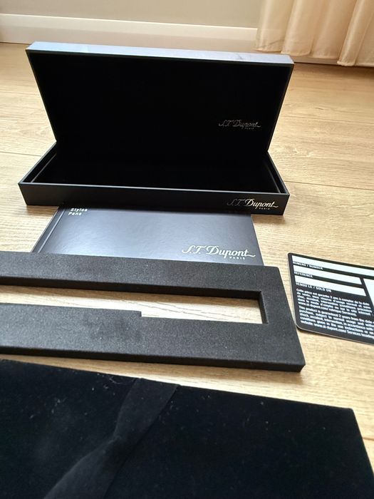 Dupont кутия за химикалка