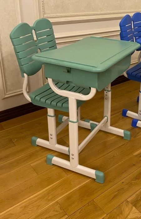 Парта для школьника