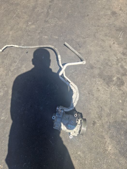 Compresor Ac citroen Peugeot codul piesei 96765526