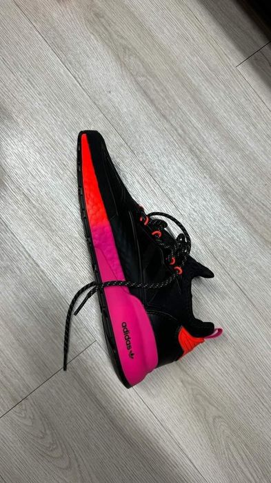 Продам оригинальные кроссы Адидас