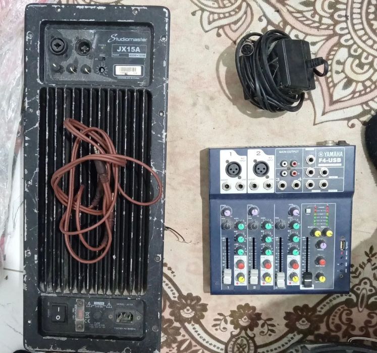 Ноутбук,велик,унитаз,телефон