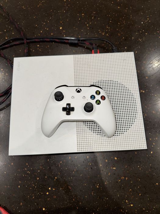 Xbox one s 1tb джойстик 2