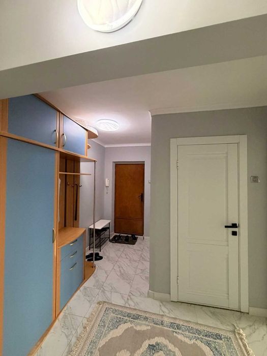 продается 2 ком квартира район Кунаева