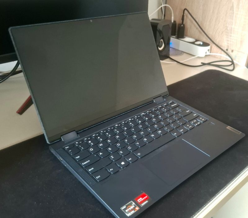 Laptop Lenovo Yoga 6, Ryzen 5 4500U, 16GB RAM, Touchscreen, Stare buna