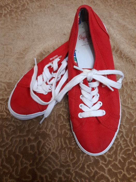 Маратонки,кецове..в много добро състояние