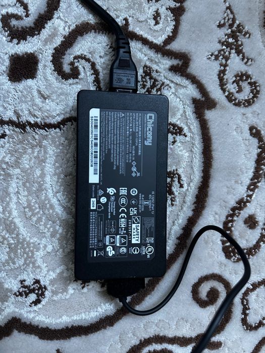Laptop MSI Thin 15 B12VE