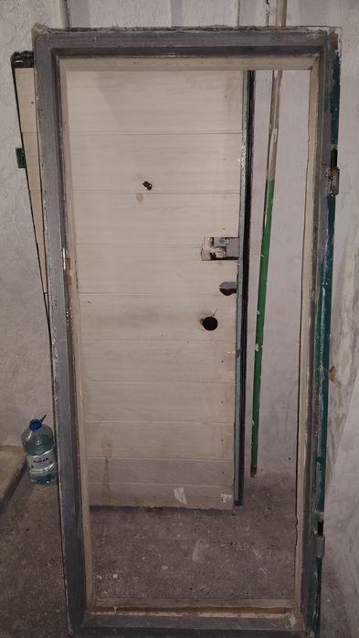 Металлическая дверь с аркой на прием