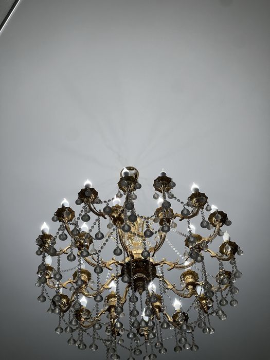 Люстра тойханаға, үйге