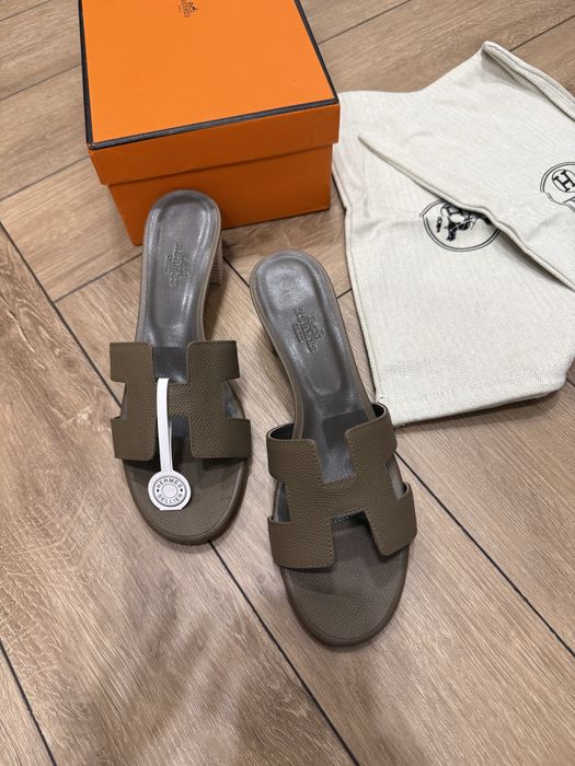 Тапочки Hermes Oasis