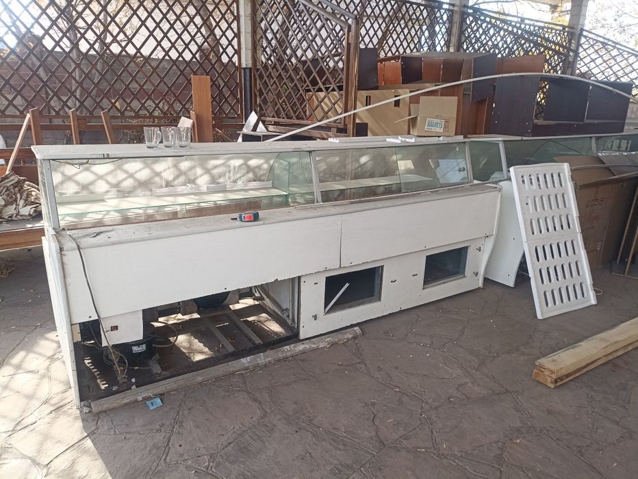 Витринный холодильник