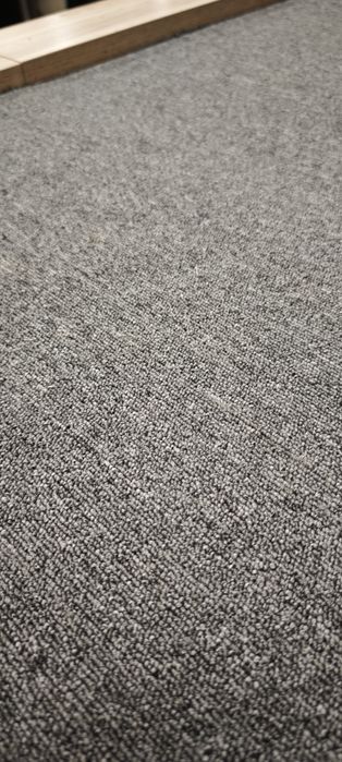 Поставяне на мокет и балатум и изкуствена трева