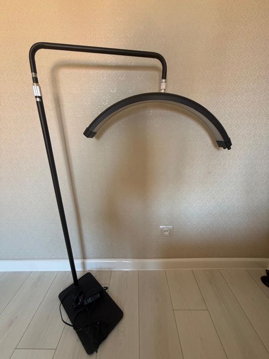 Проффесиональная лампа для лешмейкером и мастерам маникюра