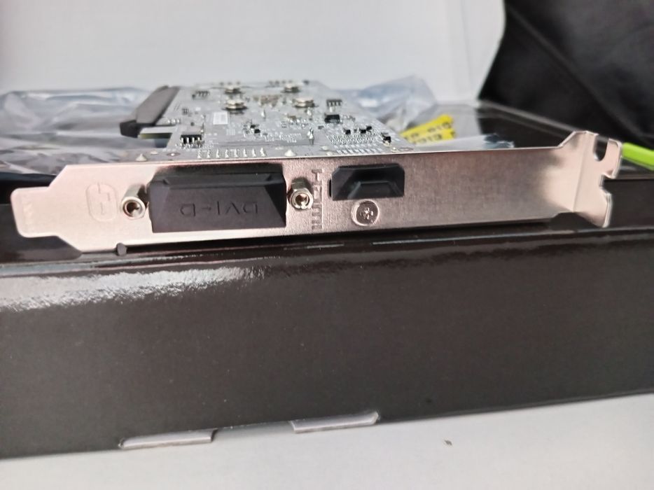 видеокарту Gigabyte GT 1030