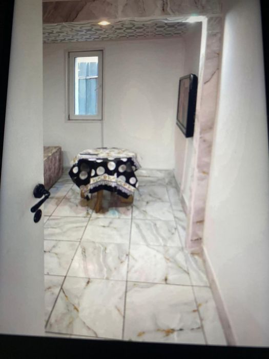 Închiriez garsonieră