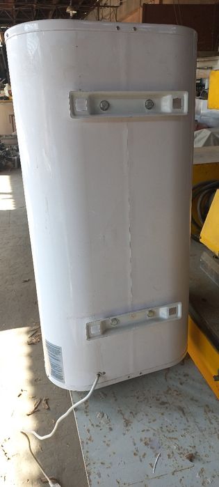 Водонагреватель электрический .