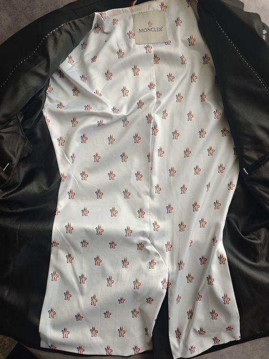 Мъжко сако Moncler