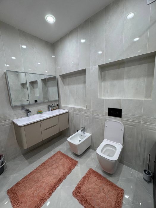 Ўзимни уймини Юнусабадск район Хотира майдони.