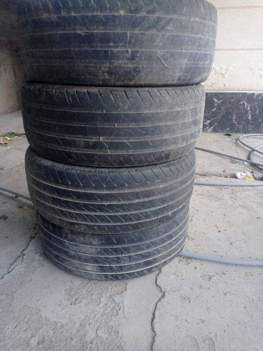 Летние 4 шины размер 215/55R17
