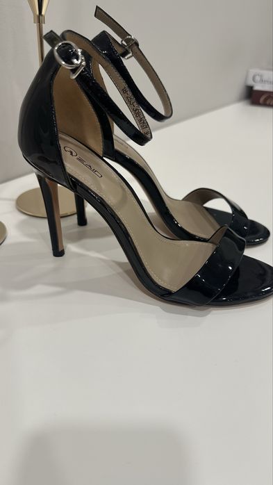 Новые стильные босоножки