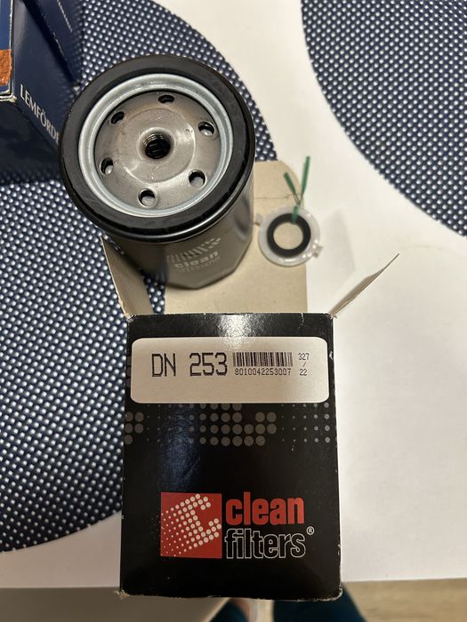 НОВИ Части за Mercedes W210 - биалети, тампони, горивен филтър