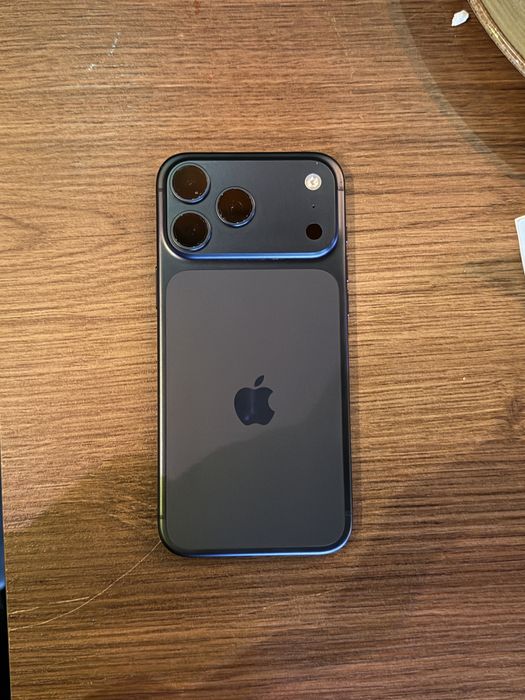 iPhone 17 Pro Max Deep Blue 256GB Гаранционен 100% батерия