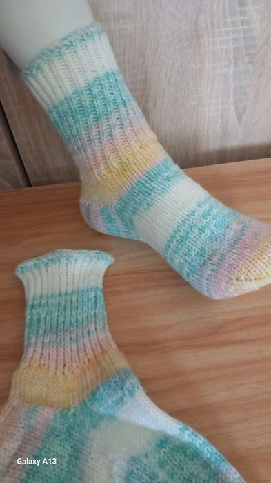 Предлагам ръчноплетени чорапи и терлици