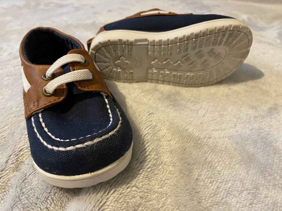 Pantofi baietel H&M marimea 20-21