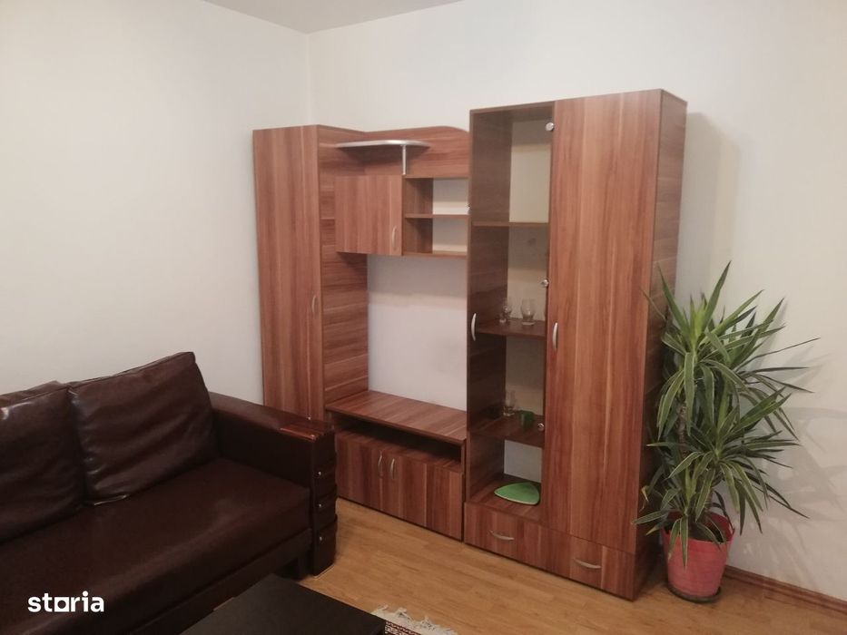 2 camere la curte Stefan Cel Mare