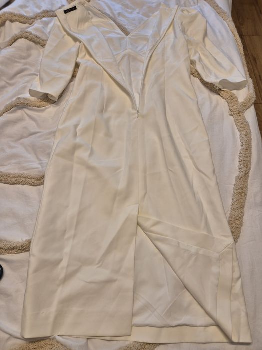 Rochie noua fata eticheta