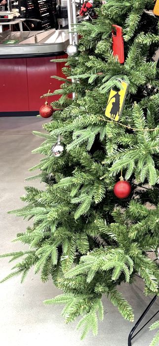 В продаже ёлка Новогодняя