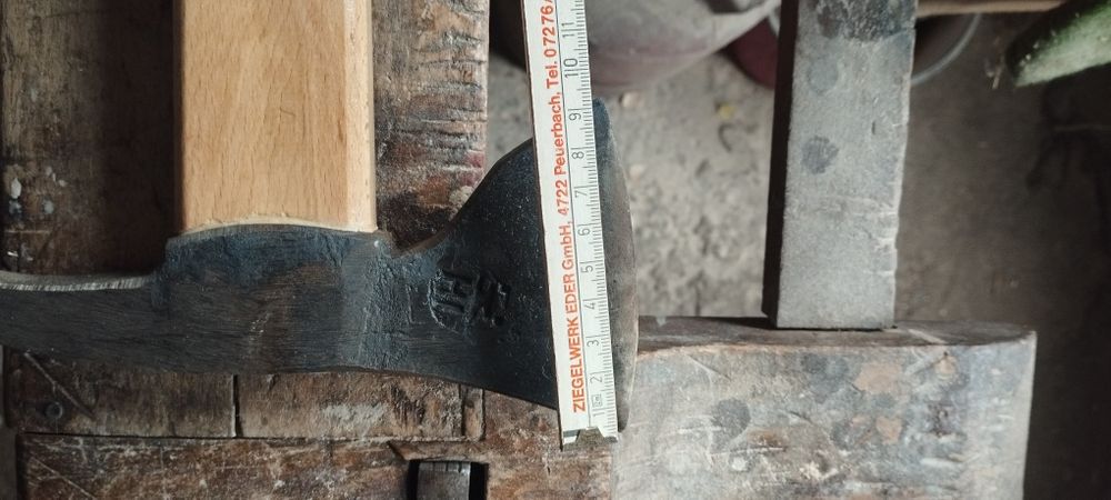 Piolet ( baltag ) drumetie fin otel