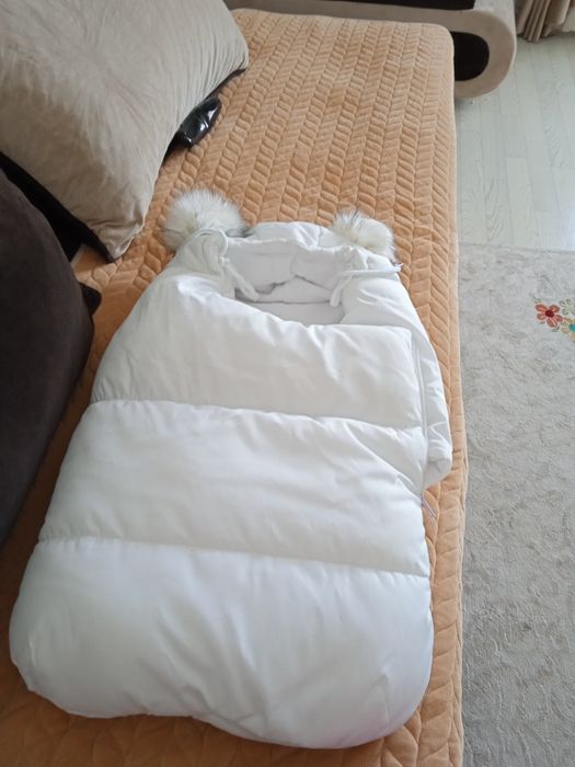 Детский комбинезон на выписку