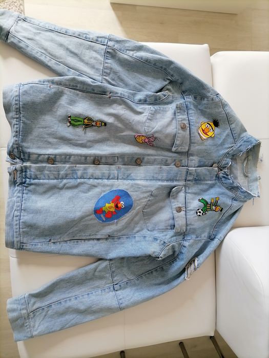 Vand geaca sport blugi de calitate ,import,mar.L