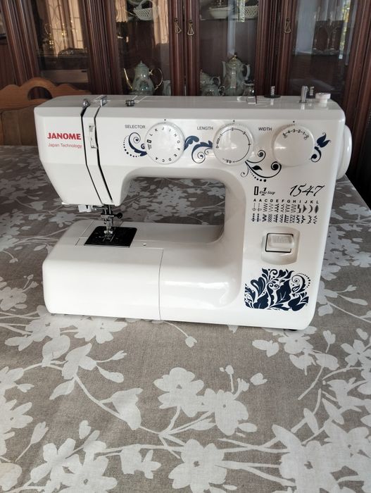 Швейная машинка Janome