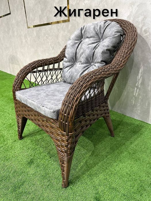 RATAN TOʻQIMA stol sutullar