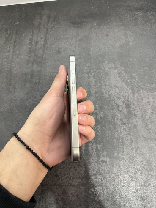 Iphone 15pro Natural Titanium 128gb.