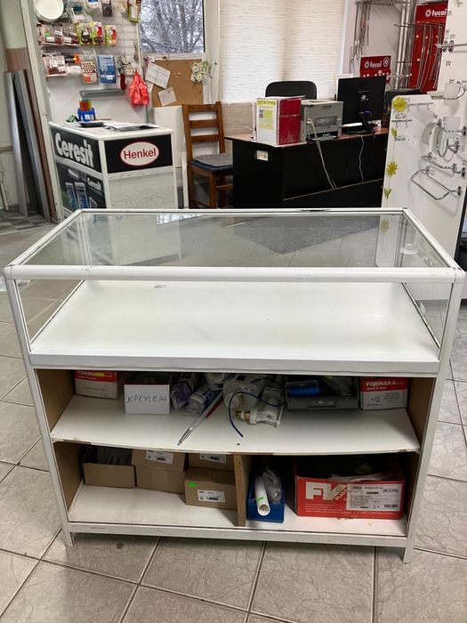 Стъклени витрини за магазин