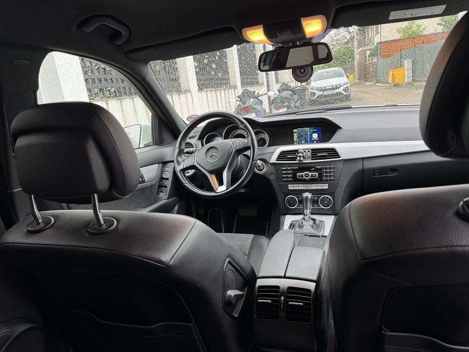 Mercedes-Benz C200 fără compresor